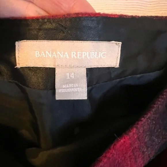 Banana Republic Red and Black Wool/Rayon Plaid Mini Skirt - Picture 4 of 4